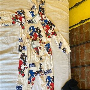Sonic the Hedgehog Graphic sweatsuit